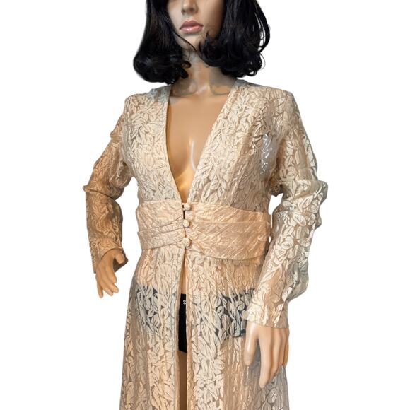 Vintage 1960s French Lace Gown Robe • Centre National du Costume
medium - Picture 8 of 16